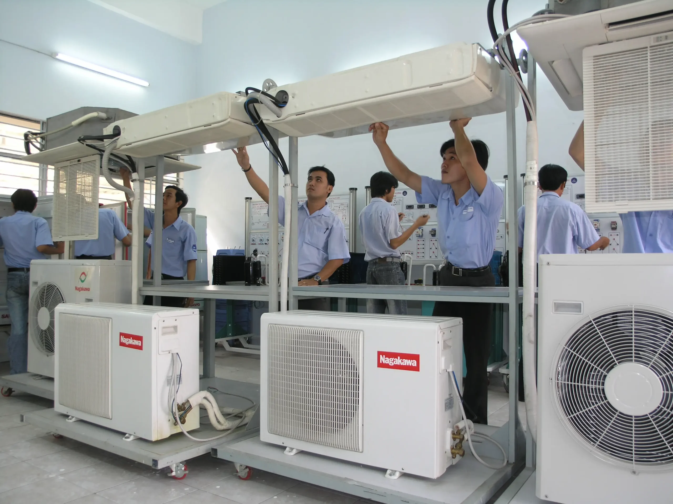 Giá bảo dưỡng điều hoà Hà Nội 2025 – thi truong dieu hoa